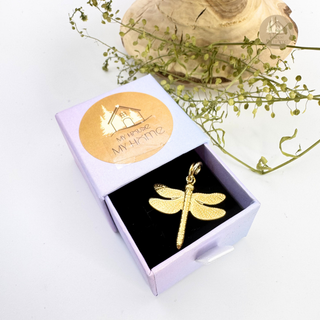 Jules' Magical Dragonfly Charm in a giftbox of MyHouseMyHome