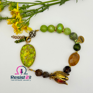 ON THE GREEN handmade green gemstone bracelet with peridot and natural stones by Resist2it